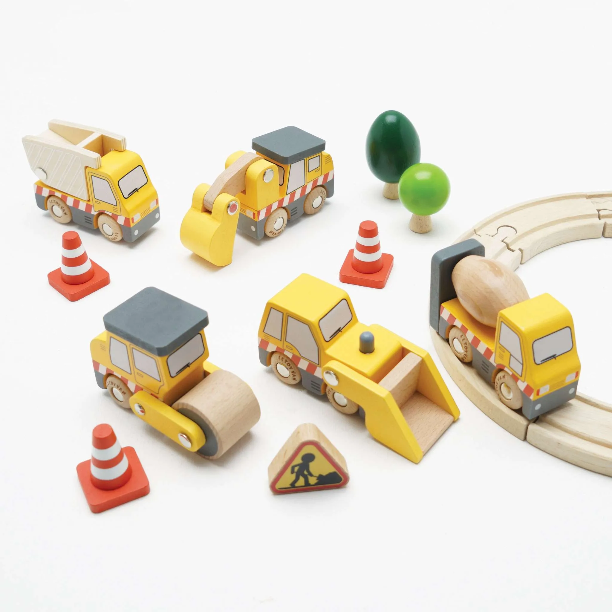 Le Toy Van Construction Vehicles Set