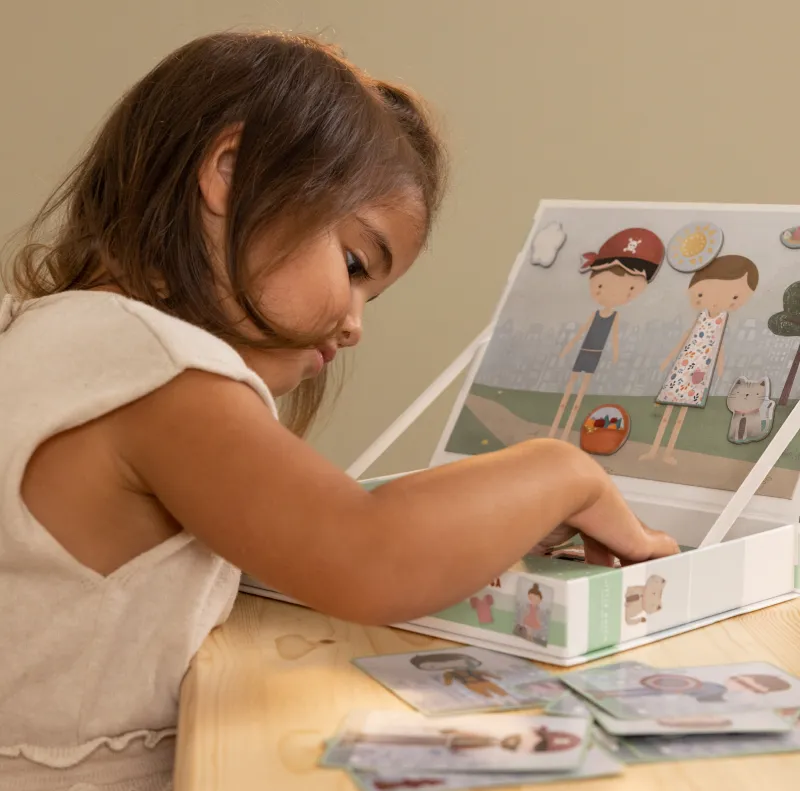 Little Dutch Magnetic Playboard - Jim & Rosa