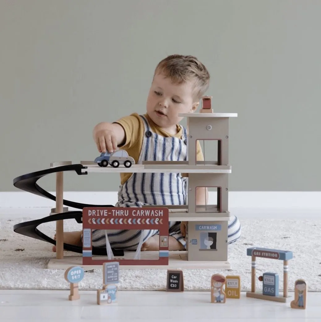 Little Dutch Railway Bundle - Garage