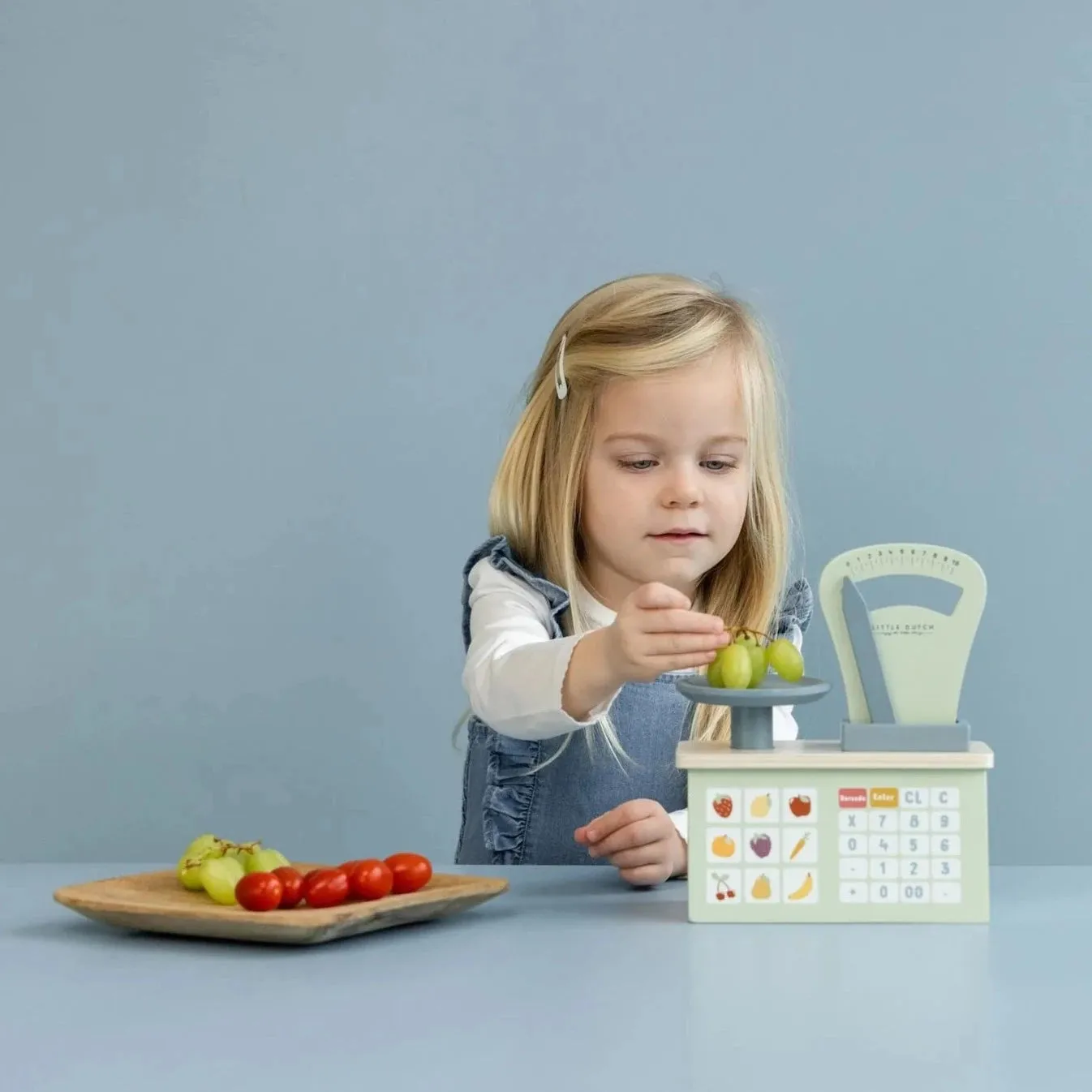 Little Dutch Wooden Weighing Scales