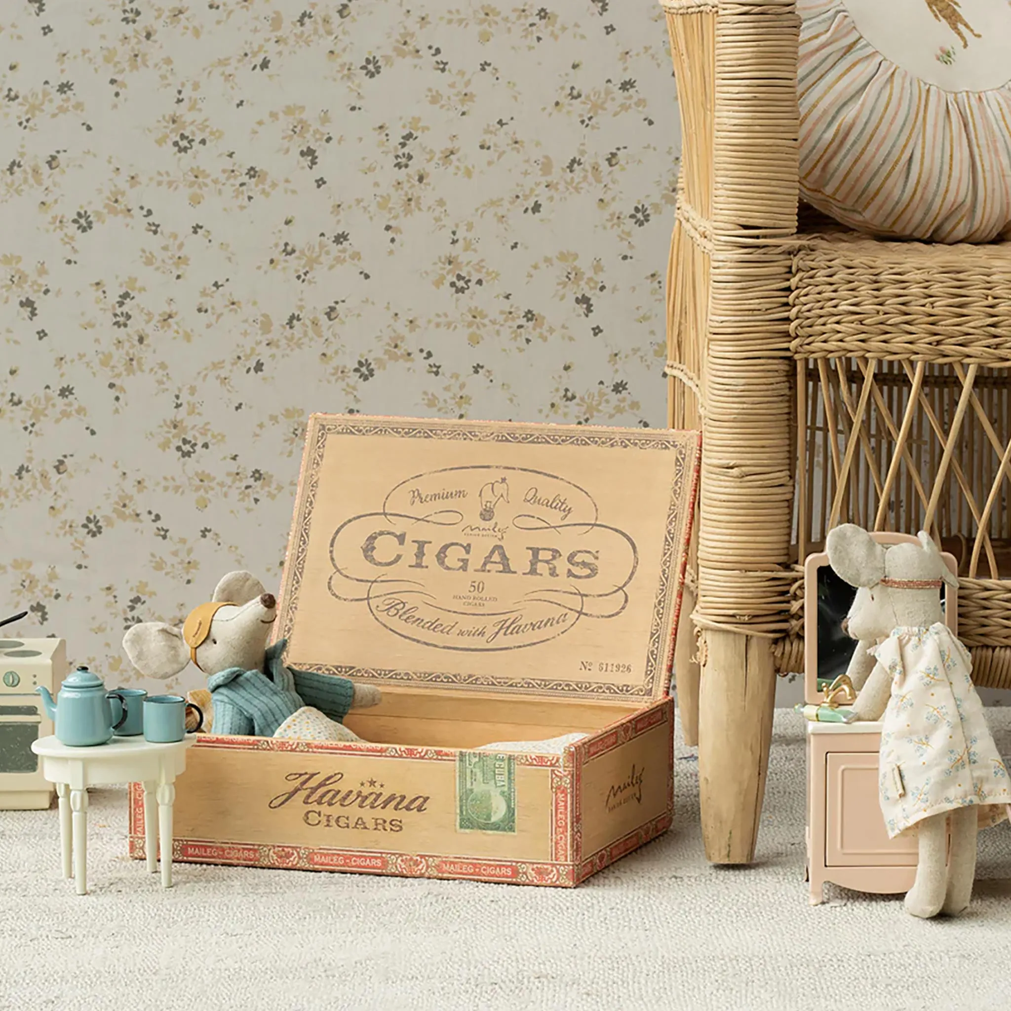 Maileg Mum And Dad Mice In Cigarbox