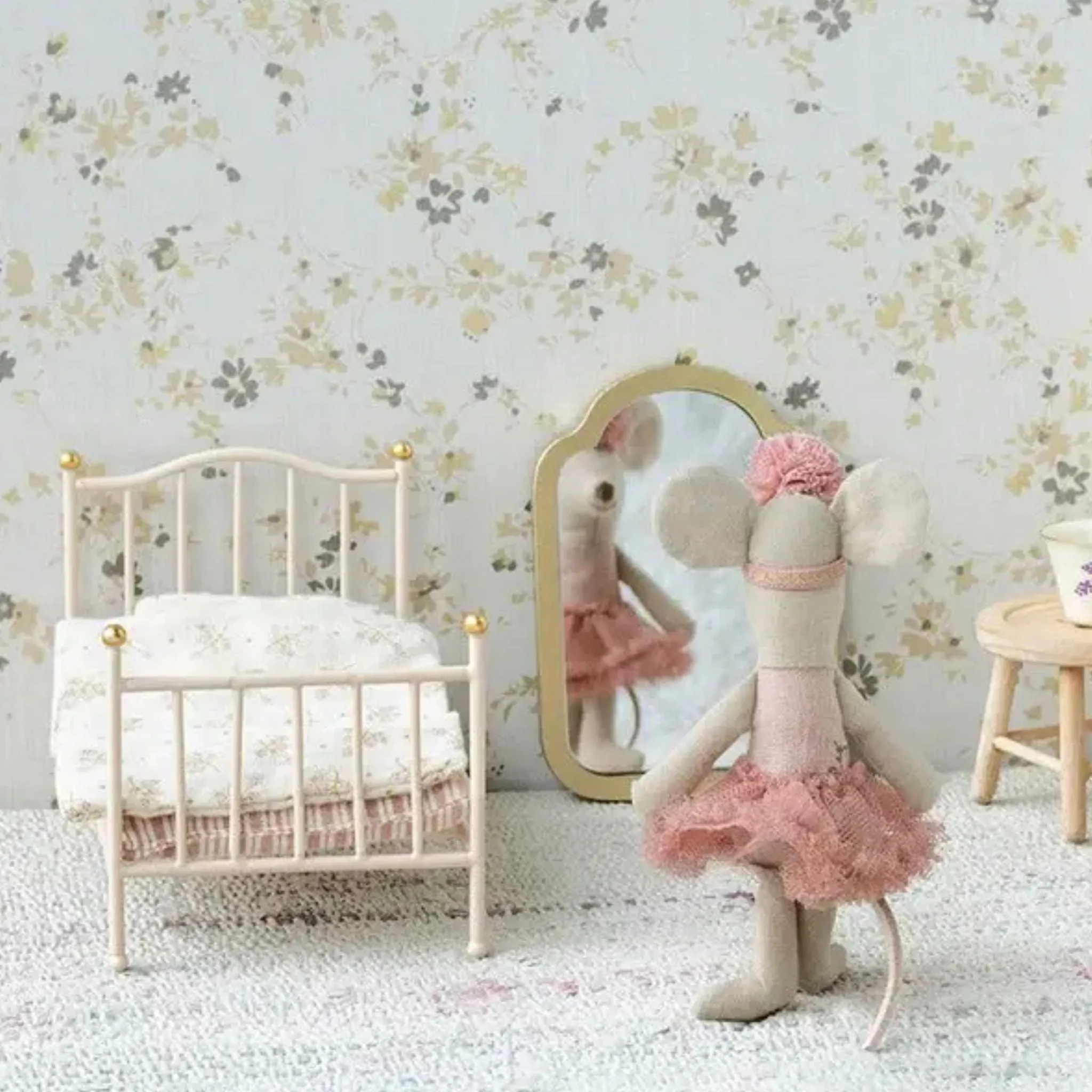 Maileg Vintage Metal Mouse Bed - Rose