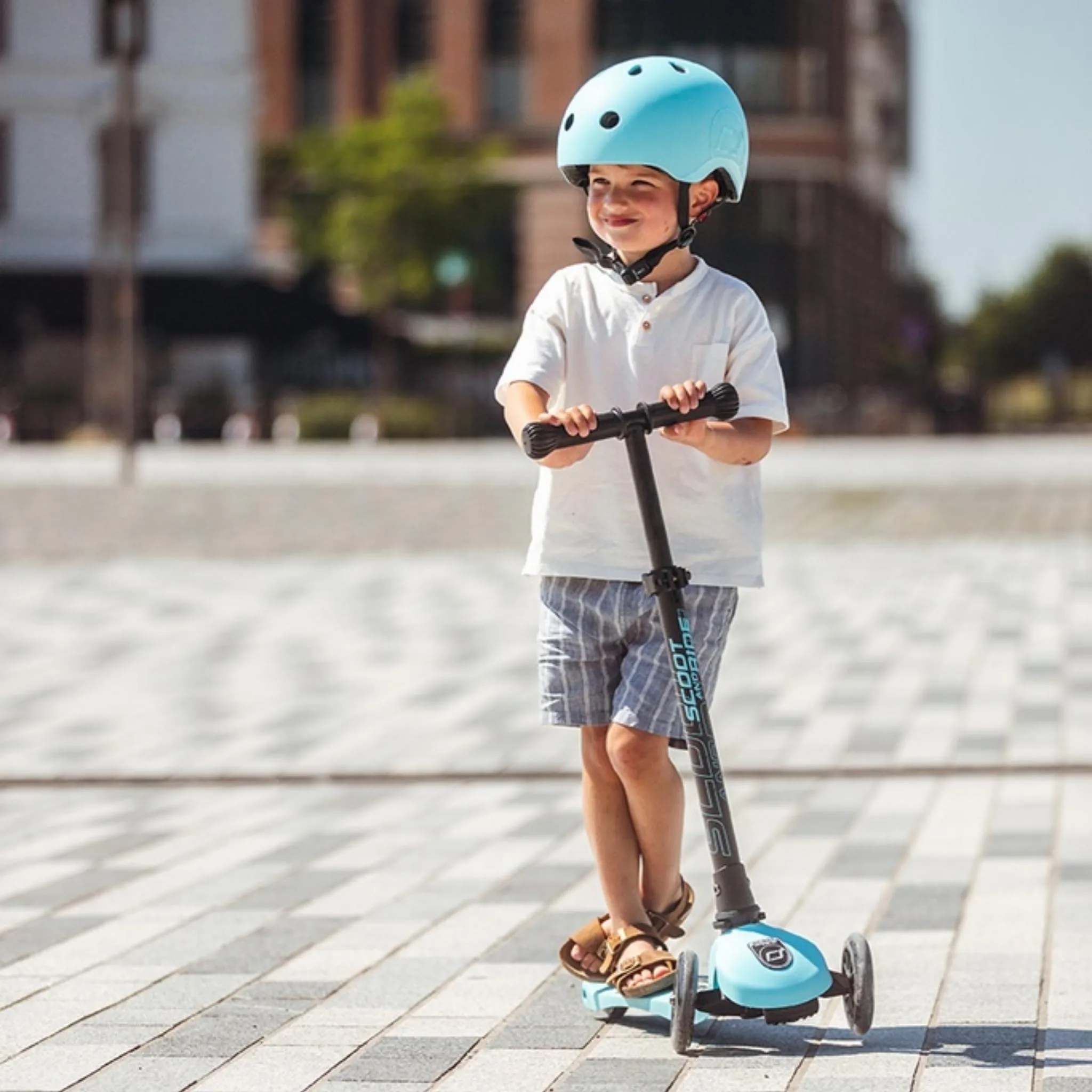 Scoot & Ride Highwaykick 3 LED Scooter - Blueberry