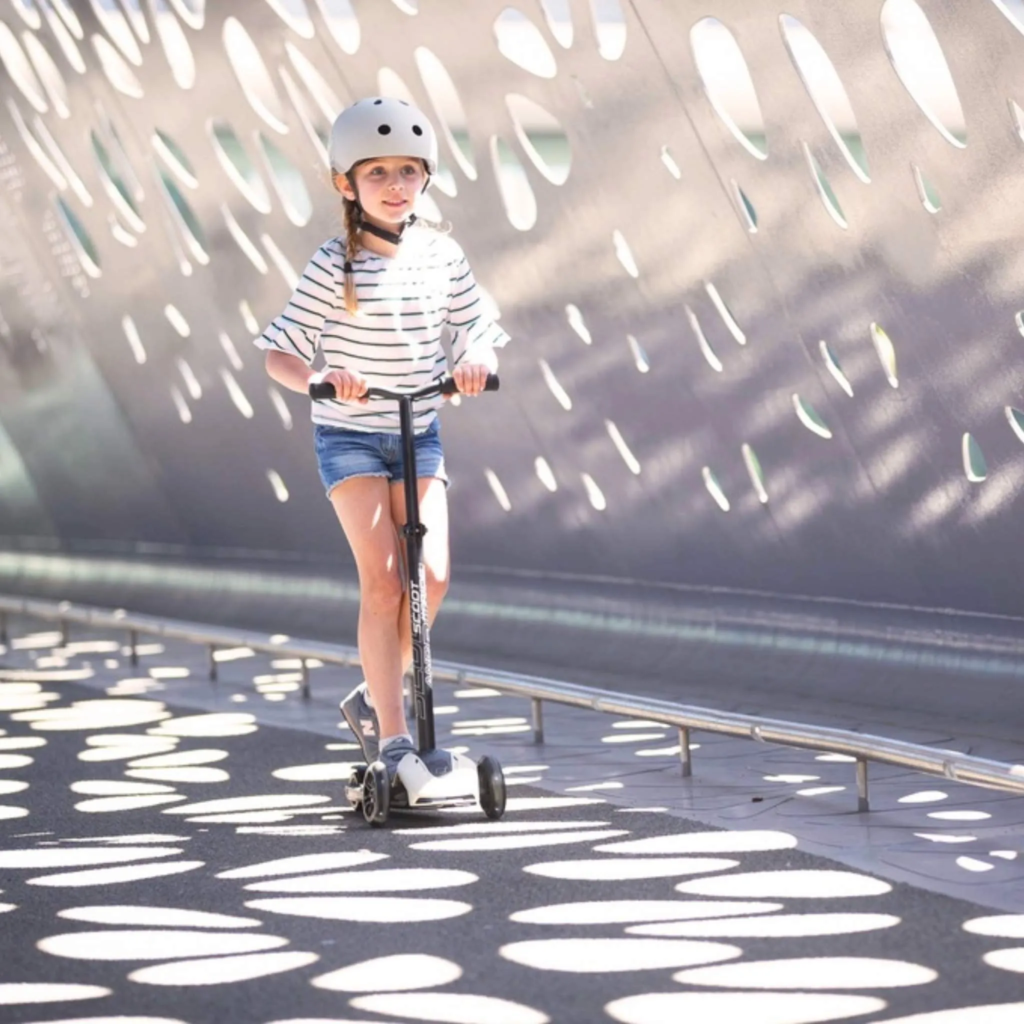 Scoot & Ride Highwaykick 5 LED Scooter - Ash