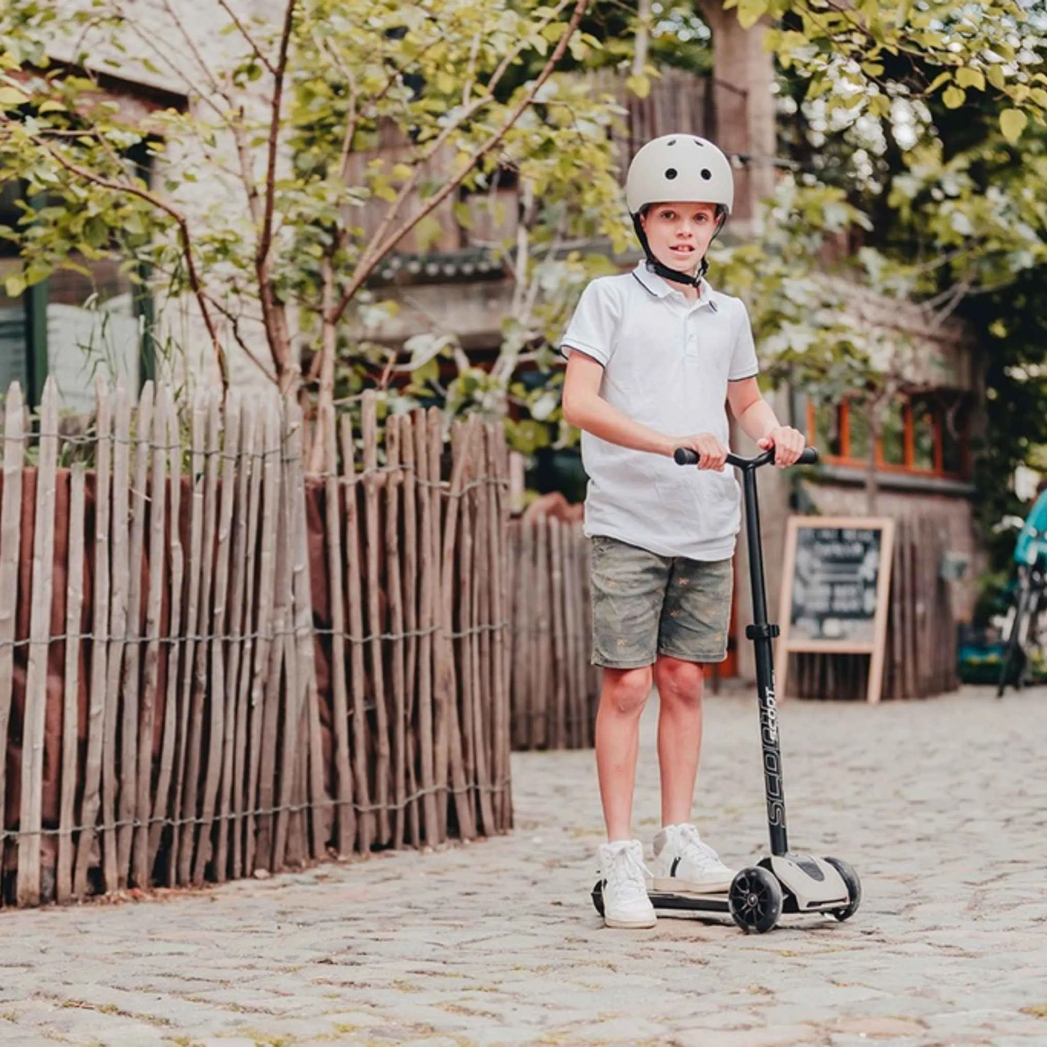 Scoot & Ride Highwaykick 5 LED Scooter - Ash