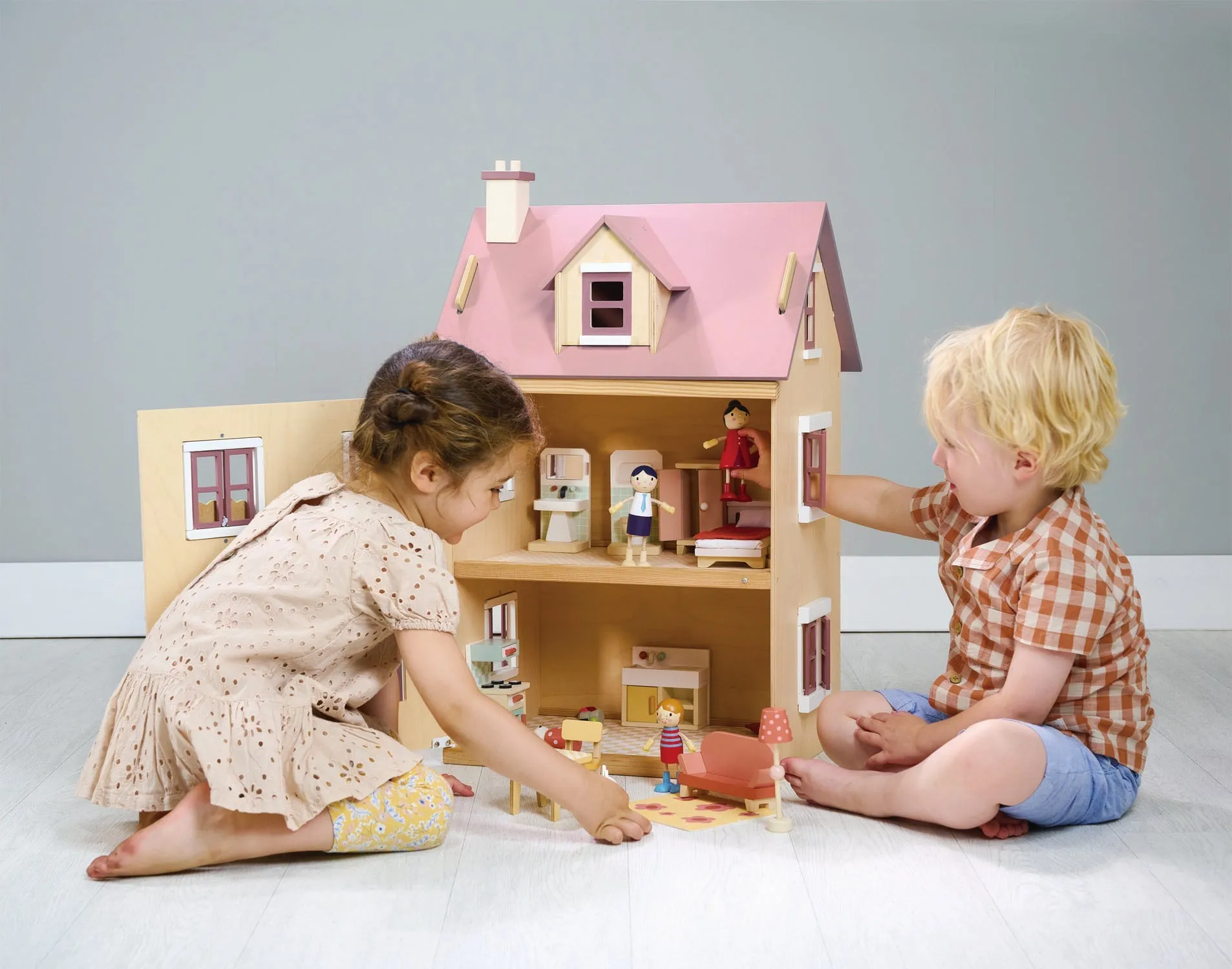Tender Leaf Toys Foxtail Villa   Furniture