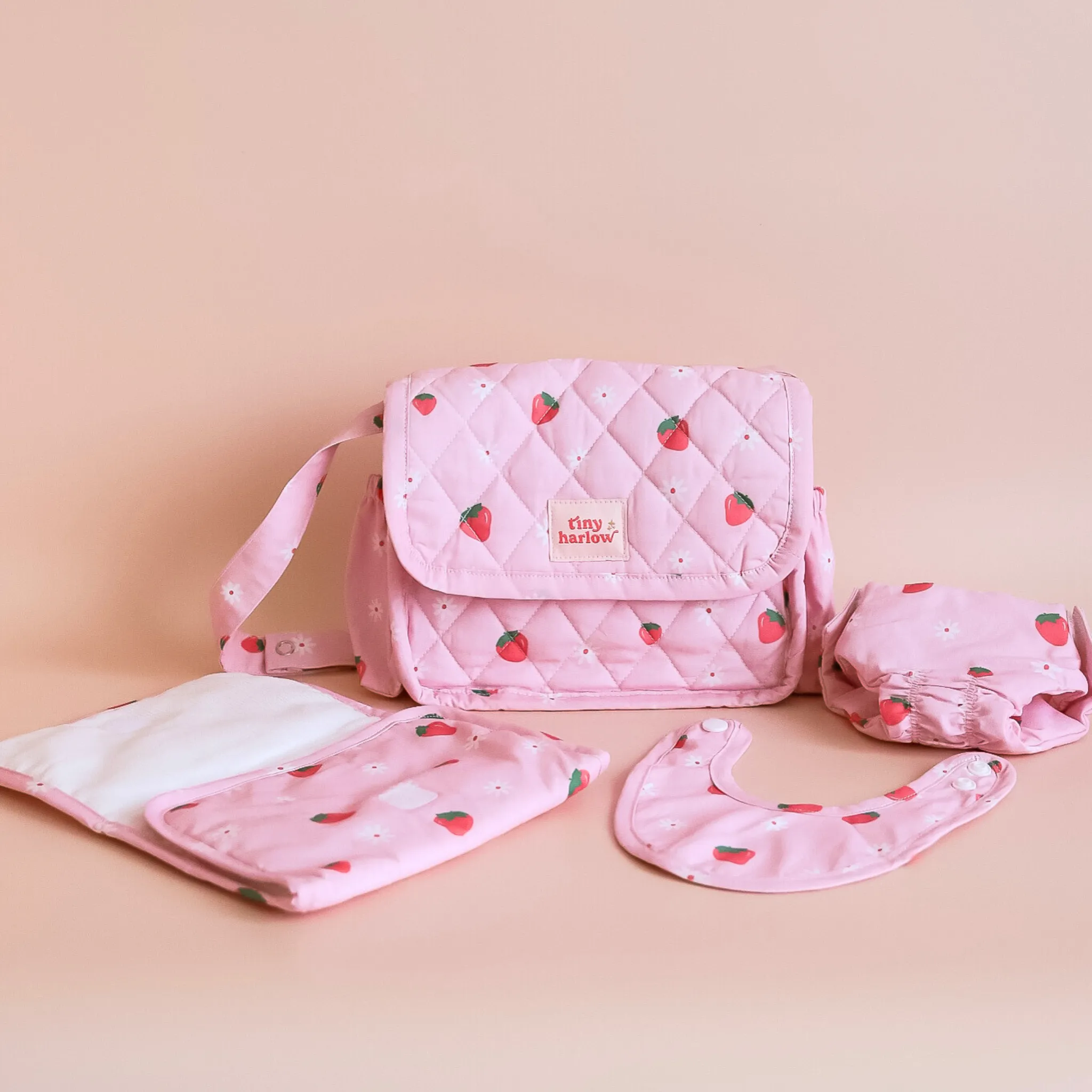 Tiny Harlow Tiny Nurturers Set - Strawberry Picnic