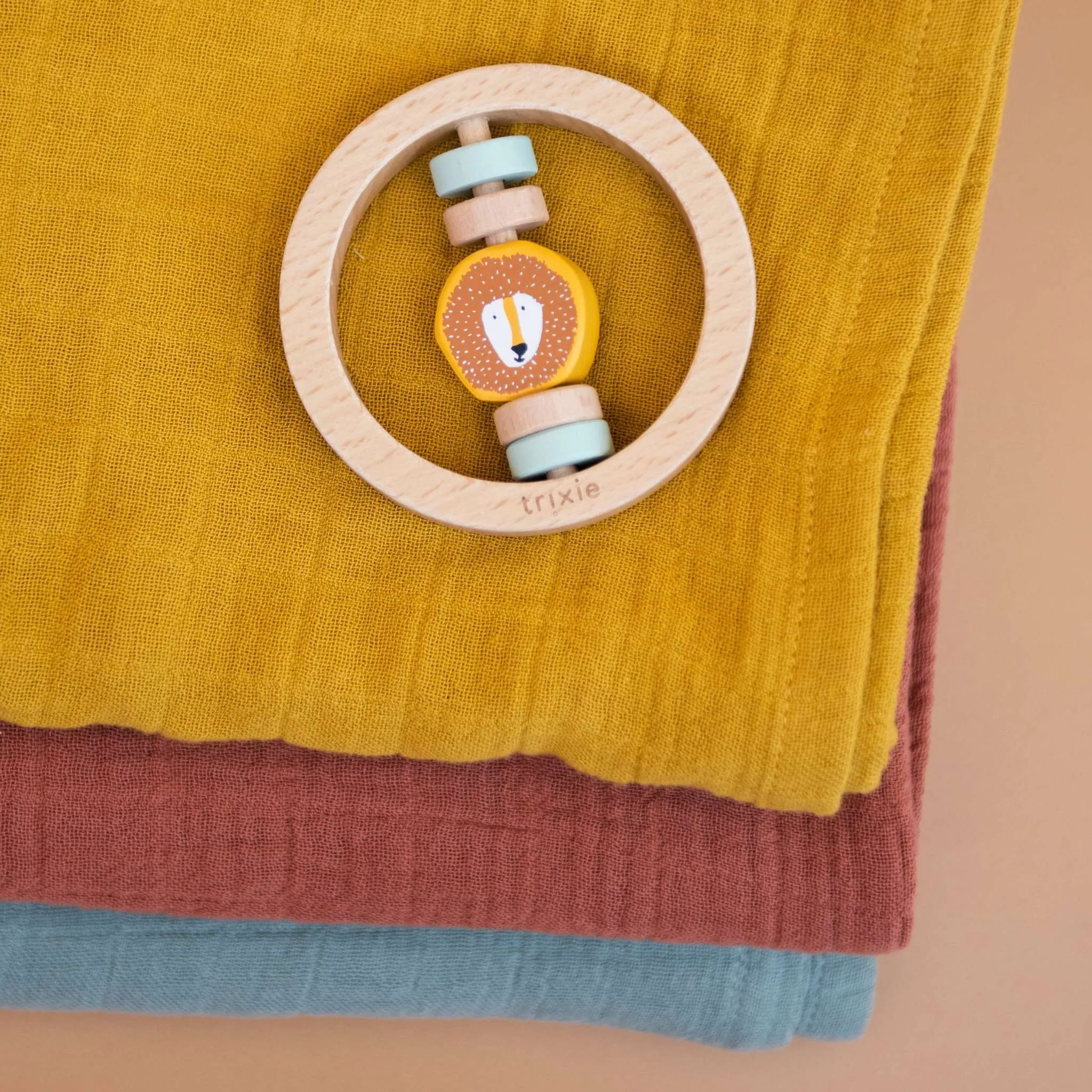 Trixie Wooden Round Rattle - Mr. Lion